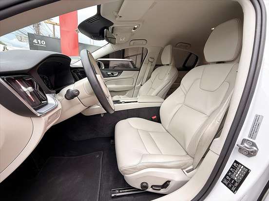 VOLVO-S60-2.0 T4 MOMENTUM GASOLINA 4P AUTOMÁTICO VOLVO-S60-2019
