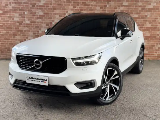 VOLVO-XC40-2021