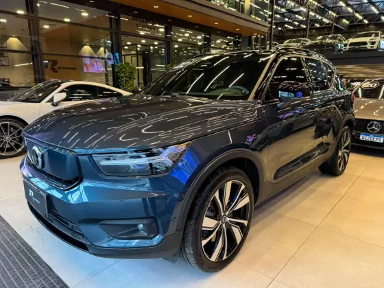 VOLVO XC40 P8 RECHARGE ELECTRIC BEV PURE AWD VOLVO XC40 P8 RECHARGE ELECTRIC BEV PURE AWD