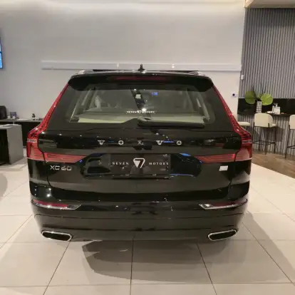 VOLVO-XC60-2020