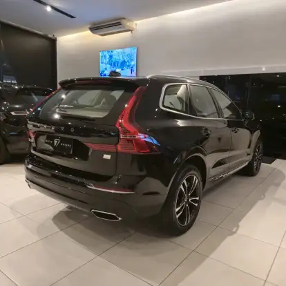 VOLVO-XC60-2020