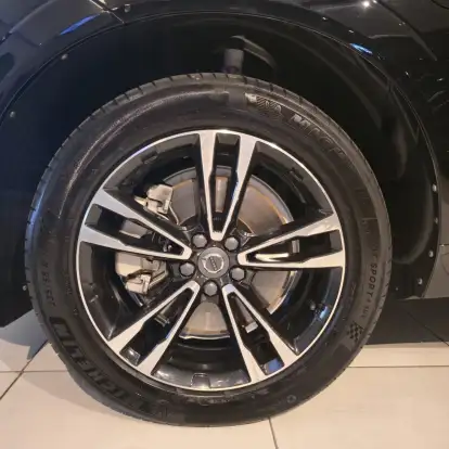 VOLVO-XC60-2020