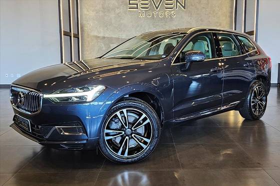 VOLVO XC60 2.0 T8 HYBRID MOMENTUM AWD GEARTRONIC