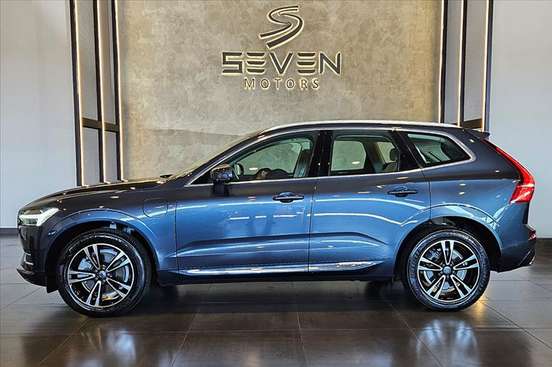 VOLVO-XC60-2020