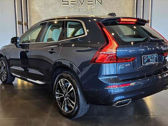 VOLVO-XC60-2.0 T8 HYBRID MOMENTUM AWD GEARTRONIC VOLVO-XC60-2020