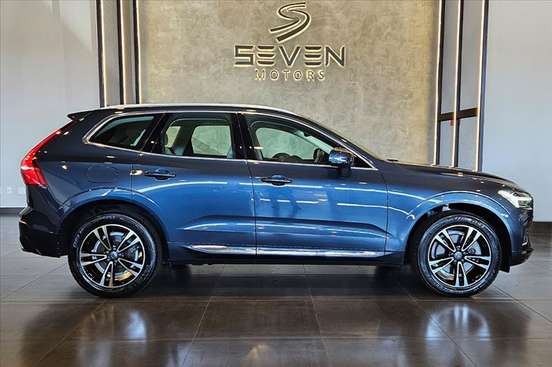 VOLVO-XC60-2020