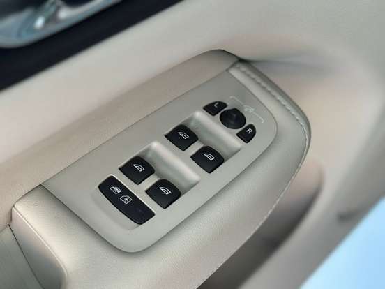 VOLVO-XC60-2.0 T8 PHEV ULTRA DARK AWD GEARTRONIC VOLVO-XC60-2026