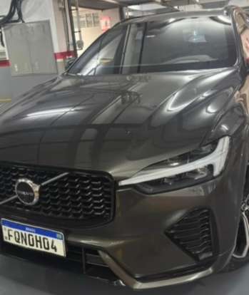 VOLVO-XC60-2023