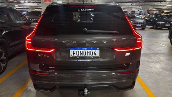 VOLVO-XC60-2023
