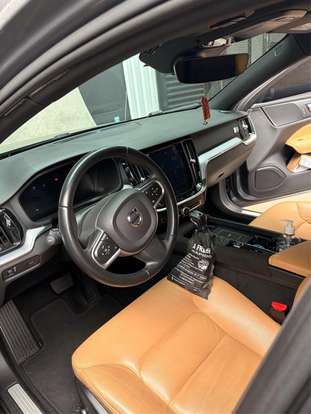 VOLVO-S60-2019