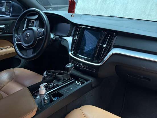 VOLVO-S60-2.0 T4 MOMENTUM GASOLINA 4P AUTOMÁTICO VOLVO-S60-2019