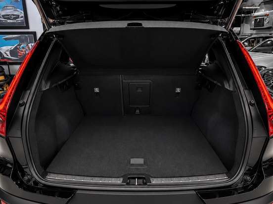 VOLVO-XC40-2.0 T5 GASOLINA R-DESIGN AWD GEARTRONIC VOLVO-XC40-2018