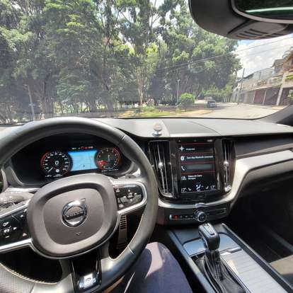 VOLVO-XC60-2018