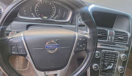VOLVO-XC60-2.0 T5 R DESIGN TURBO GASOLINA 4P AUTOMÁTICO VOLVO-XC60-2014