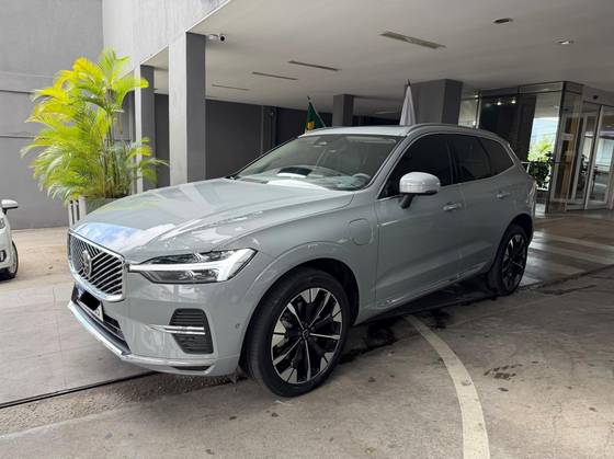VOLVO XC60 2.0 T8 PHEV ULTRA AWD GEARTRONIC