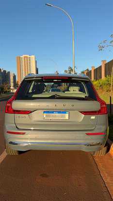 VOLVO-XC60-2023
