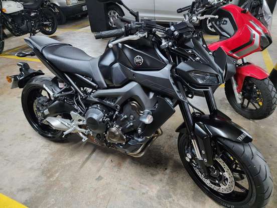 YAMAHA-MT-09 YAMAHA-MT-09-2021
