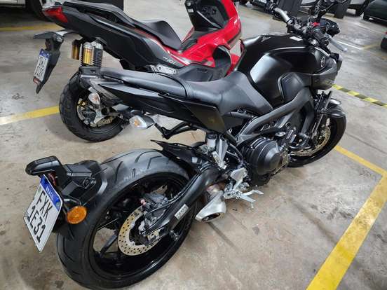 YAMAHA-MT-09 YAMAHA-MT-09-2021