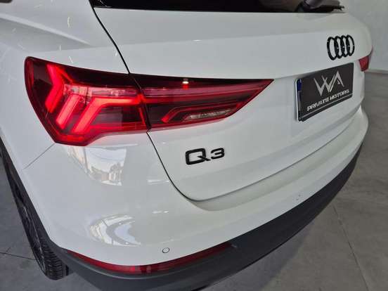 AUDI-Q3-2021