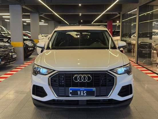 AUDI-Q3-2019