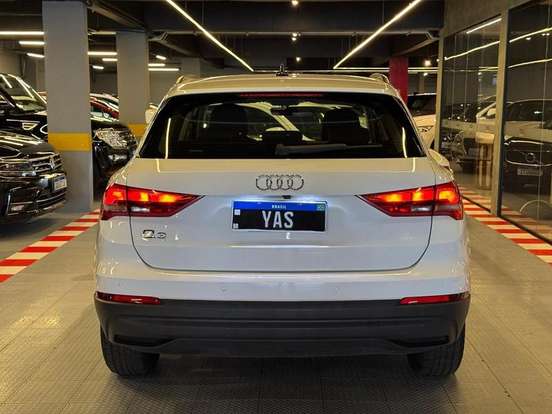 AUDI-Q3-2019