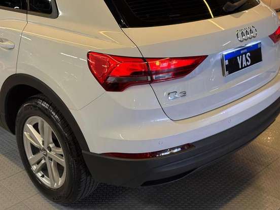 AUDI-Q3-2019