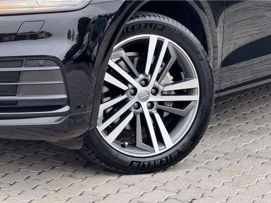 AUDI-Q5-2019