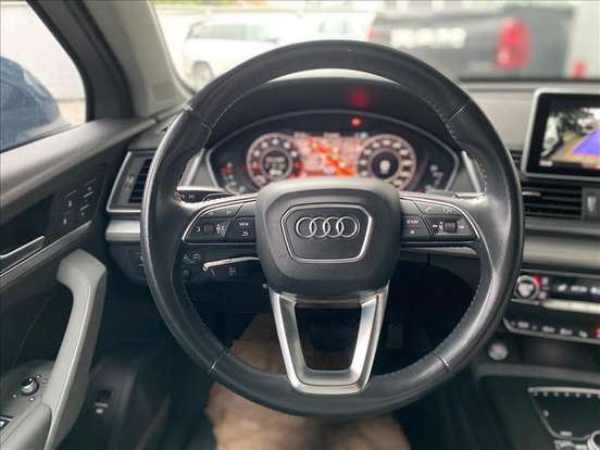 AUDI-Q5-2018