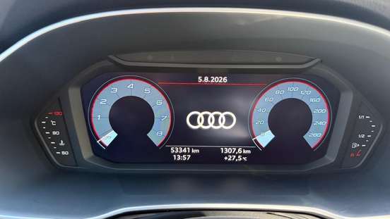 AUDI-Q3-2021