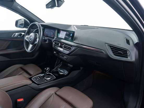 BMW-118i-2022