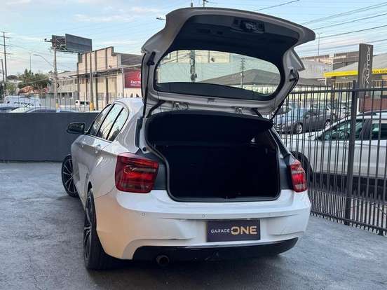 BMW-118i-2012