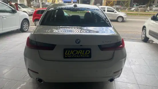 BMW-320i-2025