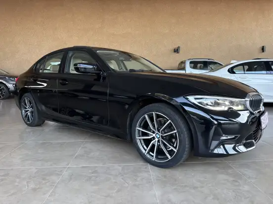 BMW-320i-2019