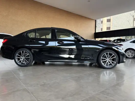 BMW-320i-2019