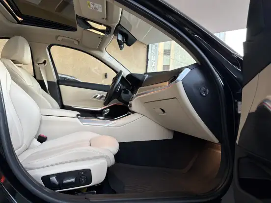 BMW-320i-2019
