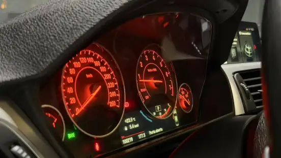 BMW-320i-2017