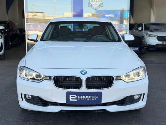 BMW-320i-2013