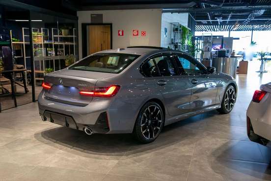 BMW-320i-2026