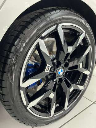 BMW-320i-2024