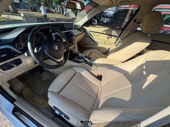 BMW-320i-2018