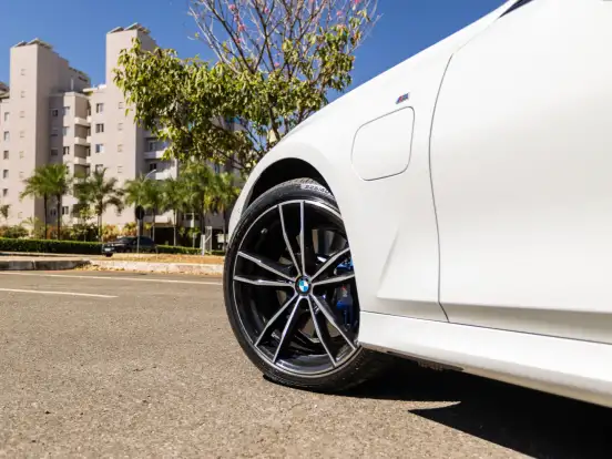 BMW-330e-2.0 16V TURBO HÍBRIDO M SPORT AUTOMÁTICO BMW-330e-2021