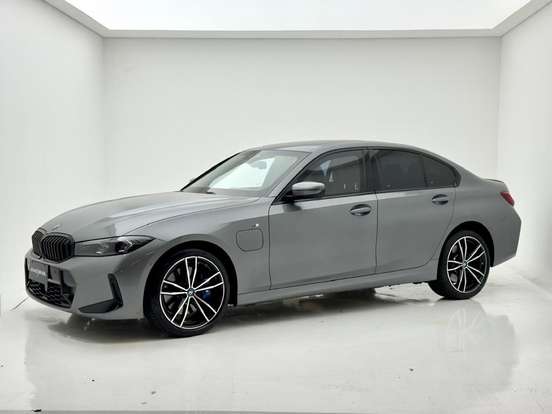 BMW-330e-2.0 16V TURBO HÍBRIDO M SPORT AUTOMÁTICO BMW-330e-2024