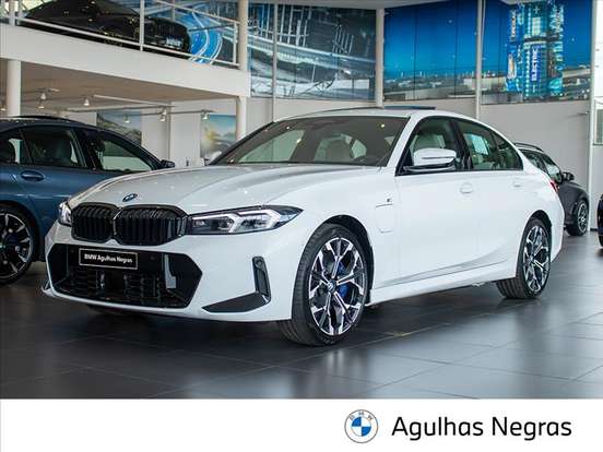 BMW-330e-2025