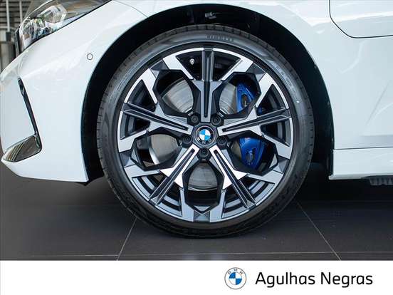 BMW-330e-2.0 16V TURBO HÍBRIDO M SPORT AUTOMÁTICO BMW-330e-2025