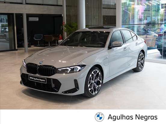 BMW-330e-2025