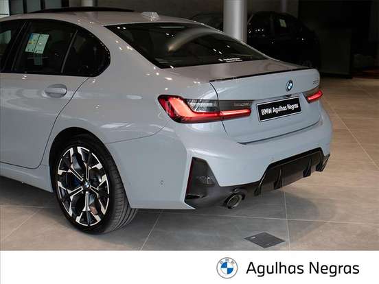BMW-330e-2025