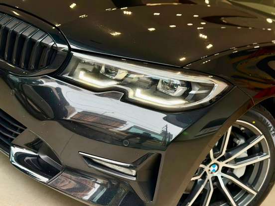 BMW-330i-2019