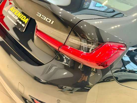 BMW-330i-2019