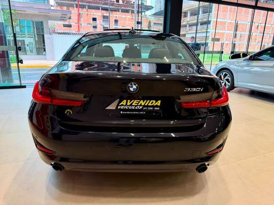 BMW-330i-2019