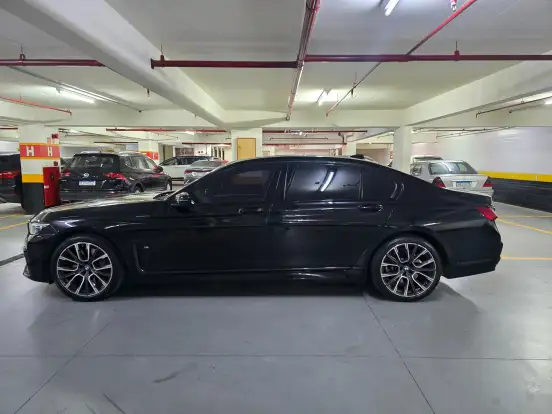 BMW-745Le-2021